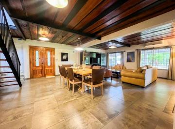 Quinta vacacional · 282m² · 5 Dormitorios · 4 Cocheras · Casaquinta Barrio La Celia Ezeiza