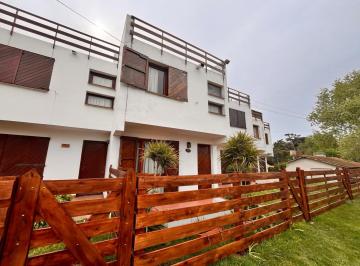 Departamento · 110m² · 4 Ambientes · 1 Cochera · Departamento Triplex en Venta en Villa Gesell