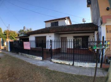 Casa · 120m² · 4 Ambientes · 1 Cochera · Venta Casa 4 Ambientes Villa de Mayo Apta Credito