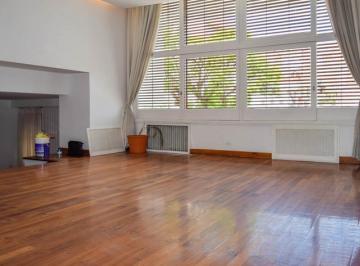 Casa · 300m² · 4 Ambientes · 4 Cocheras · Impecable Chalet Reciclado Vivienda o Uso Profesional