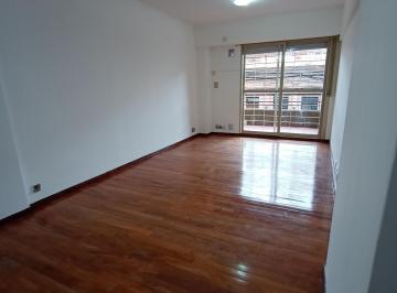 Departamento de 3 ambientes, Rosario · Italia y Rioja * Patio