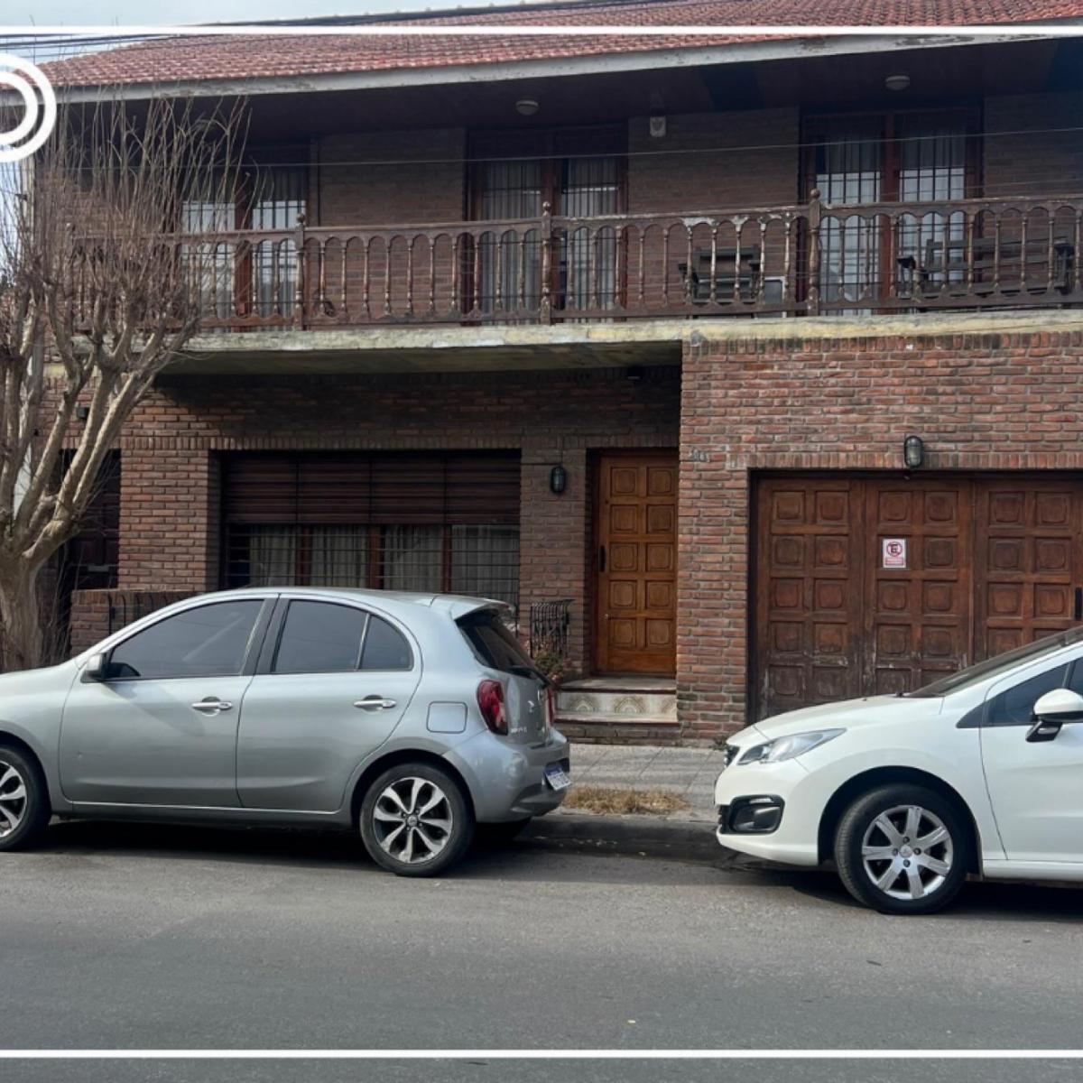 Chalet en PH 5 amb, 305m² con garaje para 2 autos — Barrio Chauvin