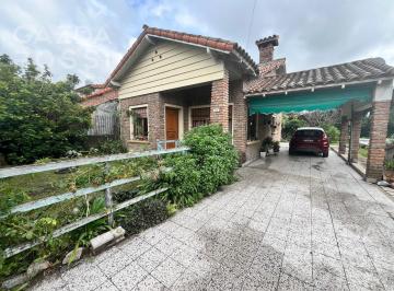 Casa · 115m² · 4 Ambientes · 1 Cochera · Casa en B. Corimayo