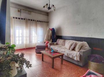Casa · 180m² · 8 Ambientes · 1 Cochera · Casa Venta en Bloque Don Torcuato Diego 1065