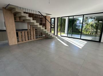 Casa · 130m² · 3 Dormitorios · 2 Cocheras · Se Vende Housing a Estrenar Arguello