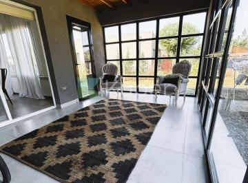 Casa · 151m² · 5 Ambientes · Casa en Venta en Santa Elena, Pilar, G. B. a. Zona Norte