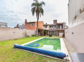 Casa · 210m² · 5 Ambientes · 2 Cocheras · Venta Casa 5 Amb con Pileta y Garage en El Palomar