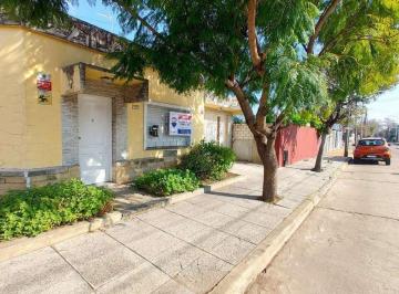 Casa · 80m² · 3 Ambientes · 1 Cochera · Casa 3 Ambientes en Venta, Apta Credito