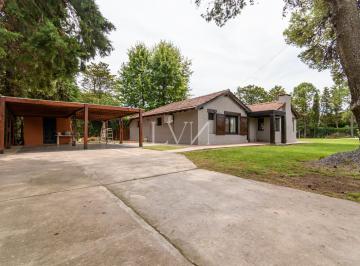 Casa · 171m² · 4 Ambientes · Venta Casa Quinta con Pileta en Manuel Alberti, Pilar.