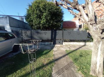 Casa de 2 ambientes, Lomas de Zamora · Casa Tres Ambientes con Garage Nuevas Condiciones