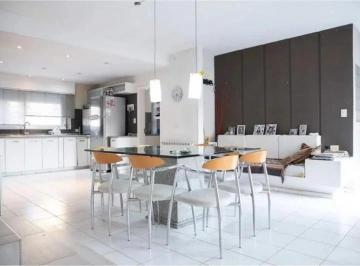 Casa · 300m² · 5 Ambientes · 2 Cocheras · Venta Casa en Barrio Urca