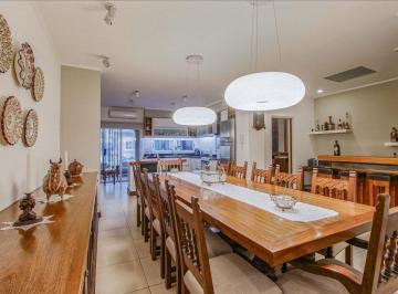 Casa · 128m² · 3 Ambientes · 2 Cocheras · Casa Venta 3 Ambientes Jardin y Galeria