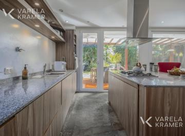 Casa · 190m² · 4 Ambientes · 2 Cocheras · Casa en Venta en Rincon de Milberg, El Atardecer con Pileta y Jardín