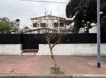 Casa de 5 ambientes, Córdoba · Venta Gran Casa 4 Dorm + Escritorio y Dependencia 398 m² Cub / 962 m² Terr