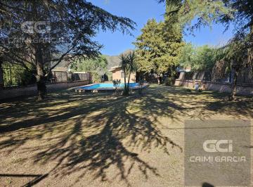 Casa · 460m² · 6 Ambientes · 3 Cocheras · Casa en Venta en Villa Carlos Paz 4 Dorm.