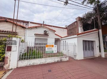 Casa · 140m² · 4 Ambientes · 1 Cochera · Propiedad con 2 Habitaciones y Cochera - Apta Crédito