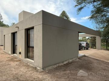 Casa · 70m² · 2 Ambientes · 2 Cocheras · Casa en Alquiler Villa Allende