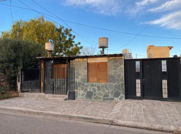 Casa · 175m² · 5 Ambientes · 1 Cochera · Venta - Casa de Dos Hab. + Dpto de Una Hab - B° 30 de Octubre - Neuquén Capital