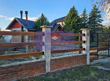 Casa · 160m² · 6 Ambientes · 2 Casas con Vista Al Lago