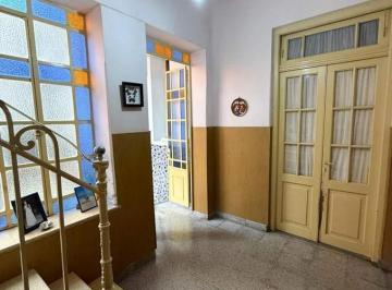 Casa · 225m² · 4 Ambientes · 1 Cochera · Oportunidad Apta Credito! Casa 3 Dorm. en Alta Cordoba. F Leon Torres 1000