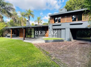 Casa · 247m² · 6 Ambientes · 2 Cocheras · Casa Venta 6 Ambientes Lote de 872 m² San Isidro