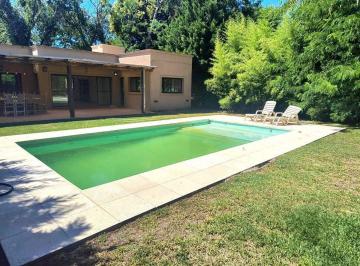 Casa · 159m² · 5 Ambientes · 2 Cocheras · Venta Casa Escobar Barrio El Aromo Lote 822 m²