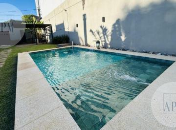 Casa · 432m² · 3 Ambientes · Venta - Acepta Permuta | Casa con Pileta a m del Río – Posadas