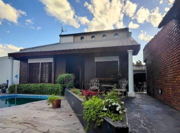 Casa · 149m² · 5 Ambientes · 1 Cochera · Venta Casa 5 Ambientes Ituzaingo con Pileta