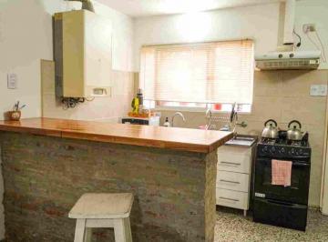 Casa · 130m² · 3 Ambientes · 1 Cochera · Casa de 3 Ambientes con Garge y Patio - Oportunidad!