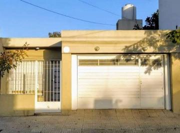 Casa · 280m² · 7 Ambientes · 2 Cocheras · Casa 3 Dorm. en B Colon - Apto Creditos