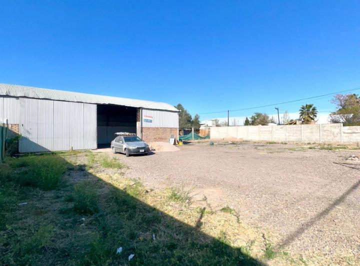 Bodega-Galpón · 200m² · 2 Ambientes · 10 Cocheras