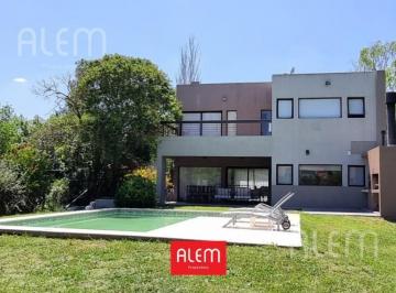 Casa · 160m² · 4 Ambientes · 2 Cocheras · Casa en Venta en Quintas del Sol | 2 Dorm.