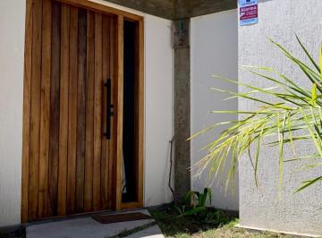 Departamento de 3 ambientes, Pinamar · Un Dormitorio, Patio, Dos Baños Cochera Asignada. Complejo Bonito 1