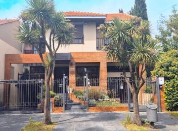 Casa de 7 ambientes, Miramar · El Hogar Que Buscas en Miramar