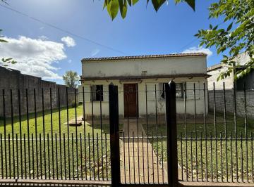 Casa de 5 ambientes, Brandsen · Inmueble Ubicado en Calle Mariano Moreno 463. Sobre Inmejorable Ubicacion