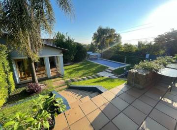 Casa · 377m² · 18 Ambientes · 2 Cocheras · ¡Lujo y Confort Te Esperan en Tu Nuevo Hogar!