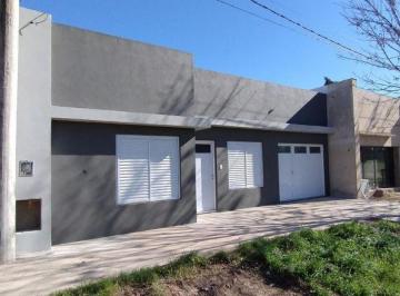 Casa de 5 ambientes, Esperanza · Hermosa Casa a Estrenar