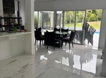 Casa · 278m² · 5 Ambientes · Casa 5 Ambientes. | Ruta 2 Al 100