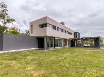 Casa · 400m² · 7 Ambientes · 3 Cocheras · Casa 7 Ambientes o Mas. | 476