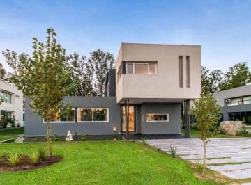 Casa · 420m² · 7 Ambientes · 4 Cocheras · Casa en Venta 4 Dorm. en Country Grand Bell II