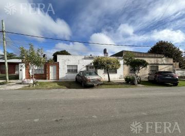 Casa de 3 ambientes, Berazategui · Venta de Casa 3 Ambientes con Parrilla en Platanos