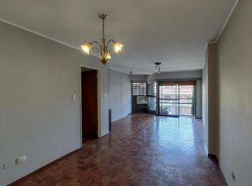 Departamento · 110m² · 5 Ambientes · 2 Cocheras · Departamento en Bv. Chacabuco