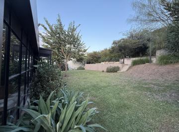 Casa · 300m² · 6 Ambientes · 1 Cochera · Casa en Venta 3 Dorm. Barrio Privado El Rodeo Villa Warcalde