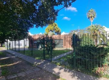 Casa · 90m² · 6 Ambientes · 1 Cochera · Casa en Alquiler en La Plata