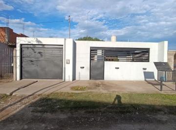 Casa · 500m² · 4 Ambientes · 2 Cocheras · Venta Casa 2 Dorm. Cochera Malvinas Argentinas