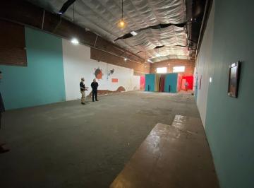 Bodega-Galpón · 300m² · Galpon en Alquiler - Lanús Oeste.