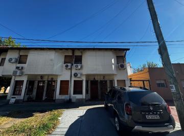 Casa de 3 ambientes, La Matanza · Casa PH de Estilo Clásico en Ramos Mejía