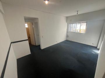 Departamento · 40m² · 2 Ambientes · 2 Amb en Alquiler Vista Al Lateral - Piso Alto Muy Luminoso