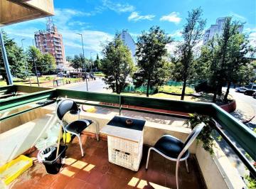 Departamento · 45m² · 4 Ambientes · Un Dorm - C/balcón Frente Plaza - Departamento en Venta Centro Sobre Av Gral Paz