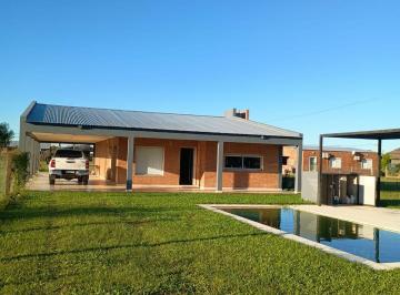 Casa · 252m² · 3 Dormitorios · 2 Cocheras · Divina Casa en La Herradura